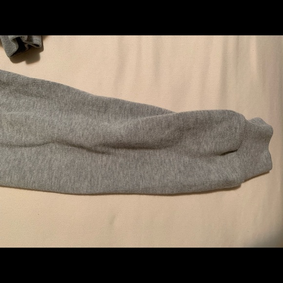 Brandy Melville zipper sweater - Picture 4 of 6